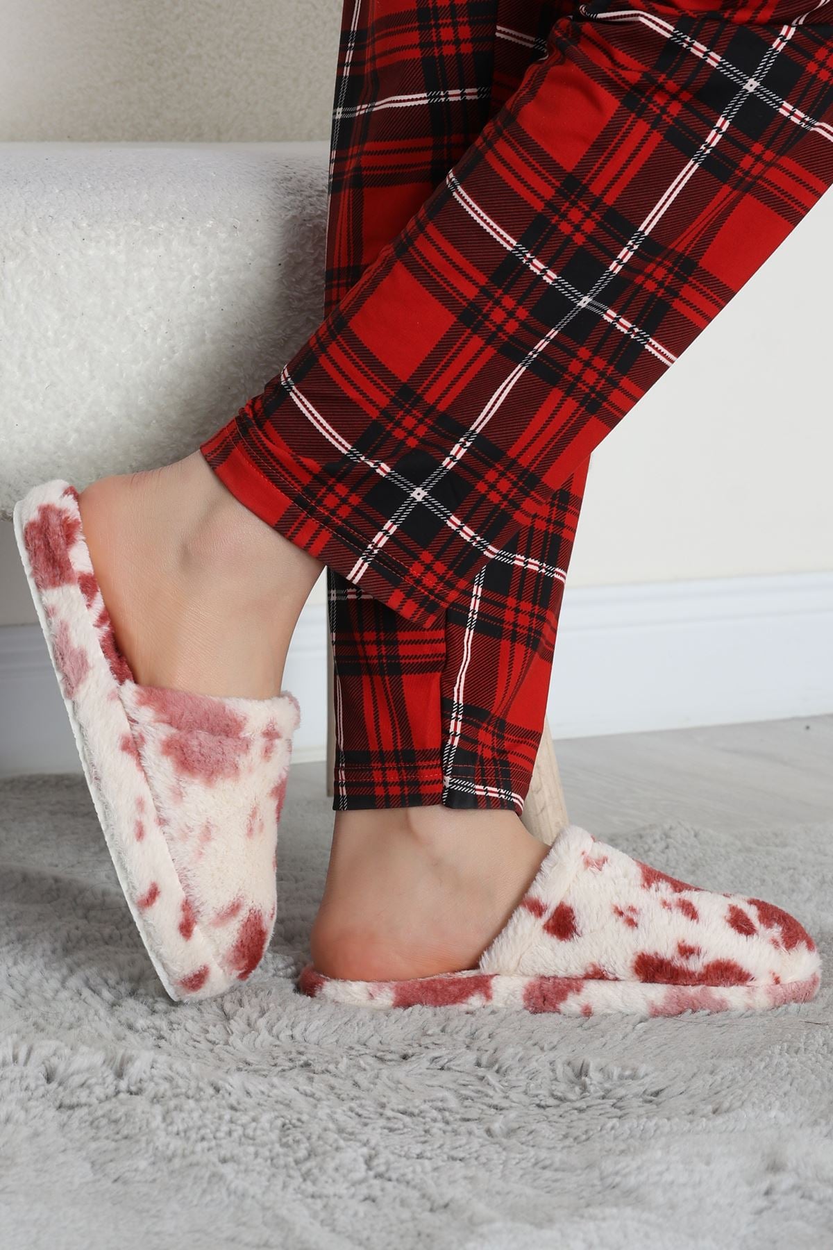 peluş ev terliği bordo peluş ev terliği bordo