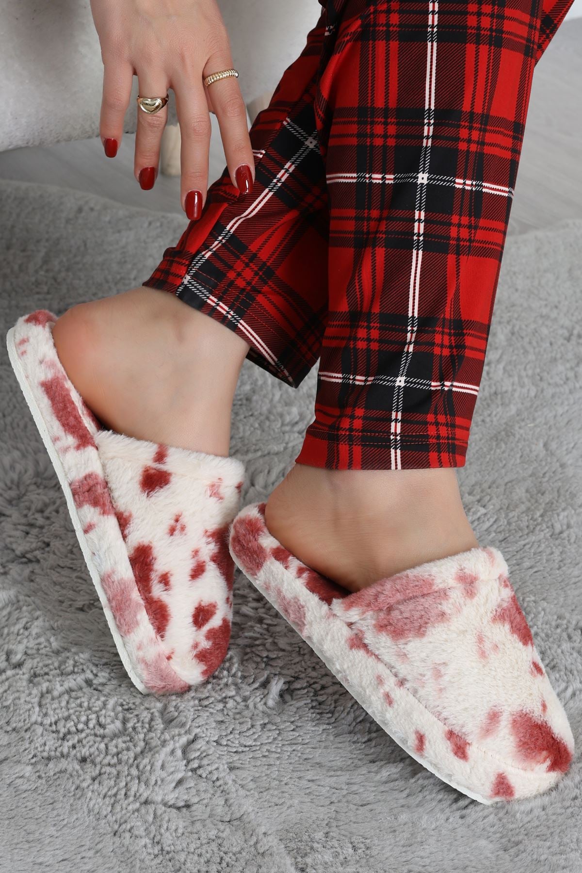 peluş ev terliği bordo peluş ev terliği bordo