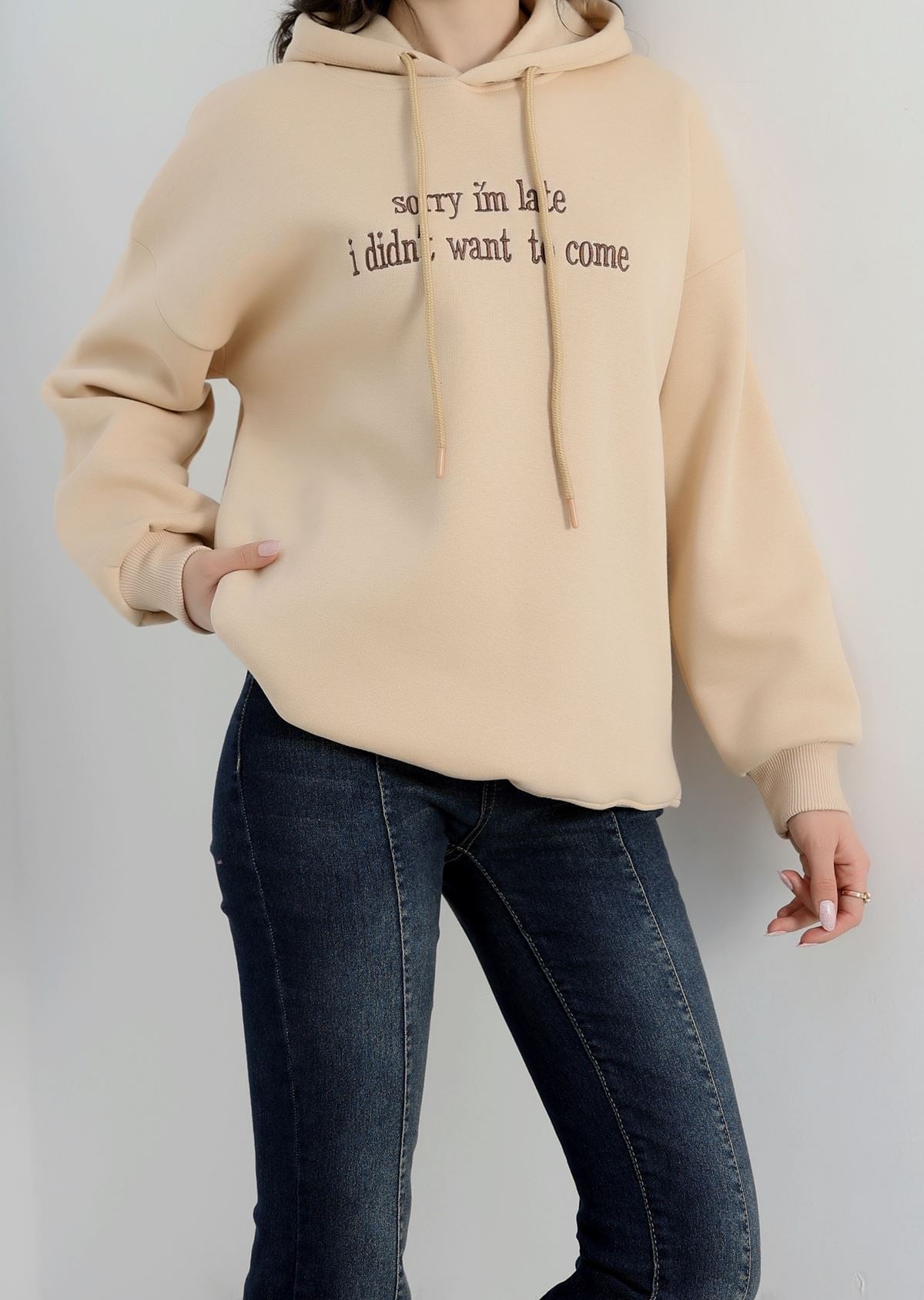 3 İplik kapşonlu nakışlı sweatshirt – bej kahve 3 İplik kapşonlu nakışlı sweatshirt – bej kahve